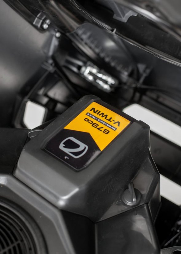Cub Cadet LT3 S108 zahradní traktor