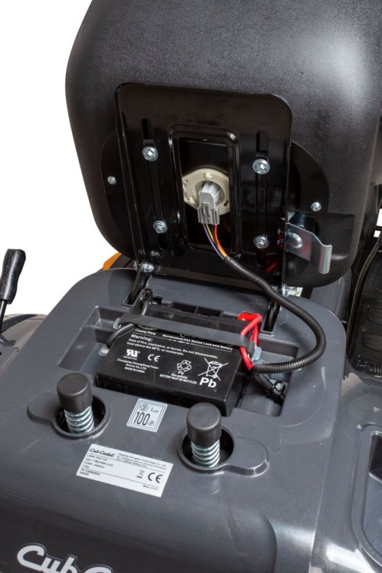 Cub Cadet LT3 S108 zahradní traktor