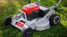 CRAMER 82LM76S-Solo profesionálne aku kosačka s pojazdom