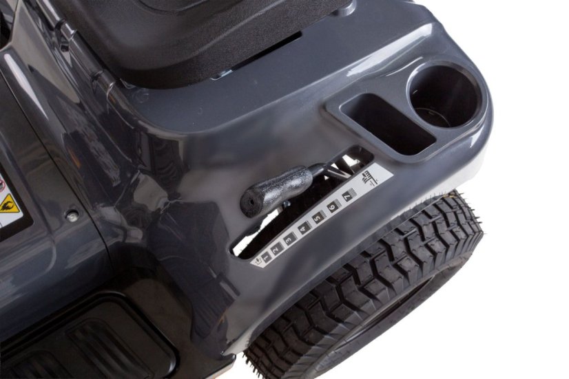 Cub Cadet LT3 S108 zahradní traktor