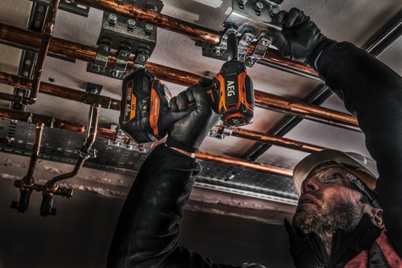 AEG BSS 18C12ZBLLI-402C aku rázový utahovák