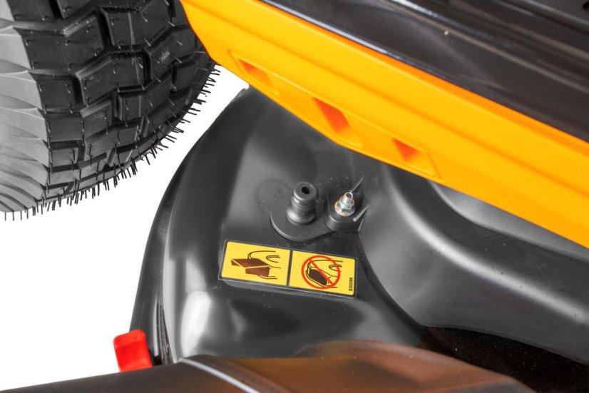 Cub Cadet LT3 S108 zahradní traktor