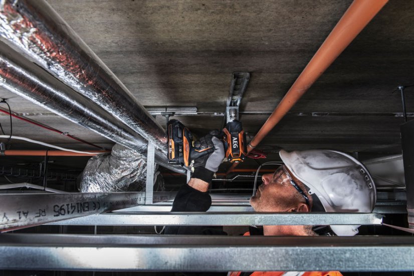 AEG BSS 18C12ZBLLI-402C aku rázový utahovák