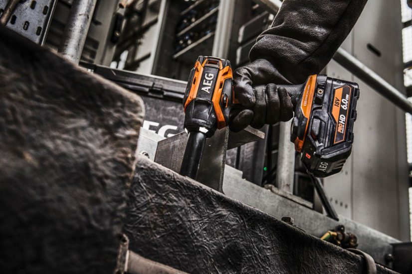 AEG BSS 18C12ZBLLI-402C aku rázový utahovák