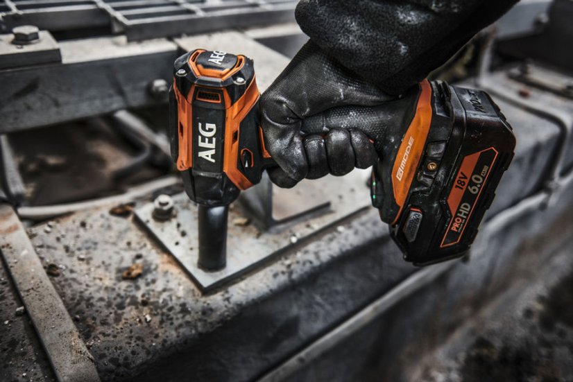 AEG BSS 18C12ZBLLI-402C aku rázový utahovák