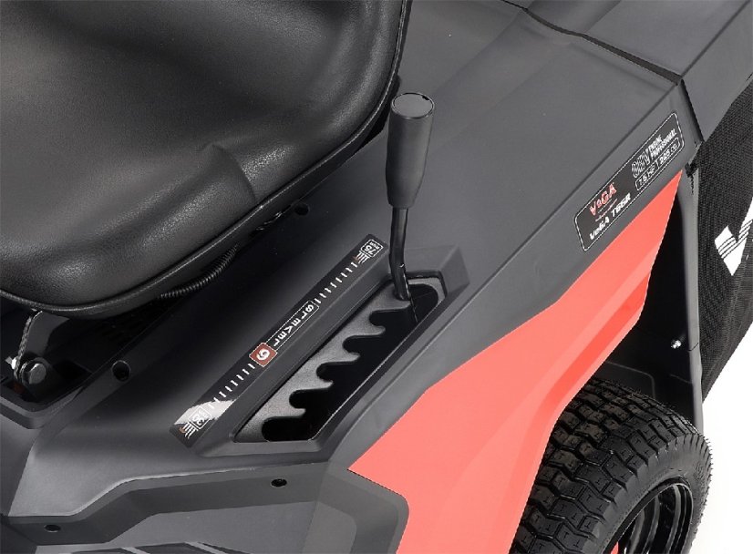 VeGA T66R zahradní rider